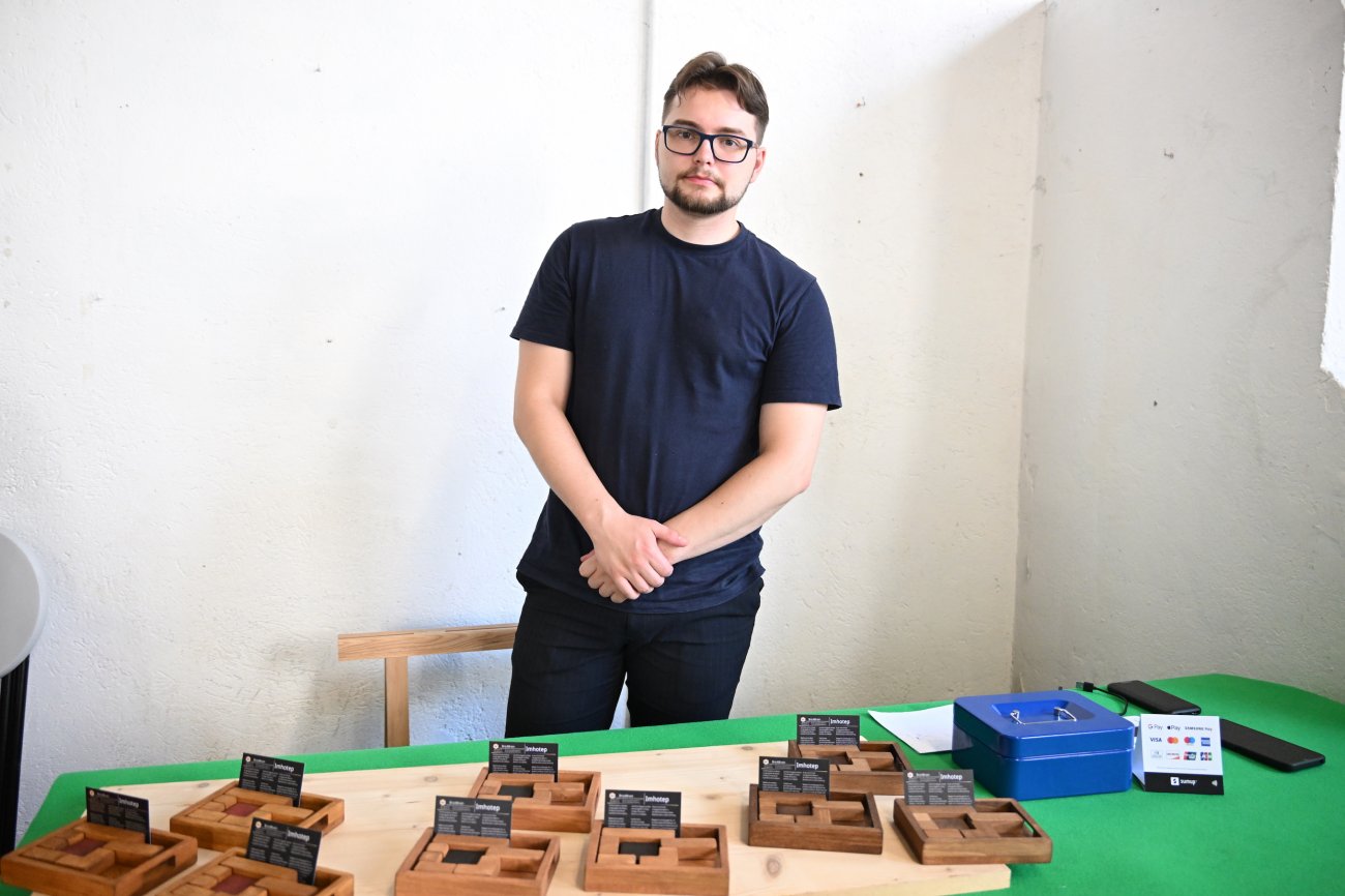 découvrez l'expo ferronnerie à dijon : 15 créateurs présentent leurs œuvres uniques en métal. un rendez-vous artistique à ne pas manquer pour admirer savoir-faire et créativité.